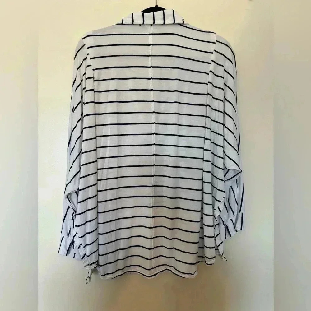 We The Free Navy & White Stripe Crop Collared Top in Size Medium - Picture 6 of 8